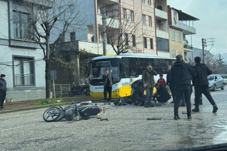 Bursa'da feci kaza! Motosikletler kafa kafaya çarpıştı
