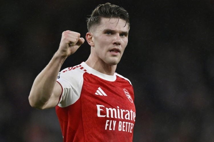 Arsenal liderliği perçinledi