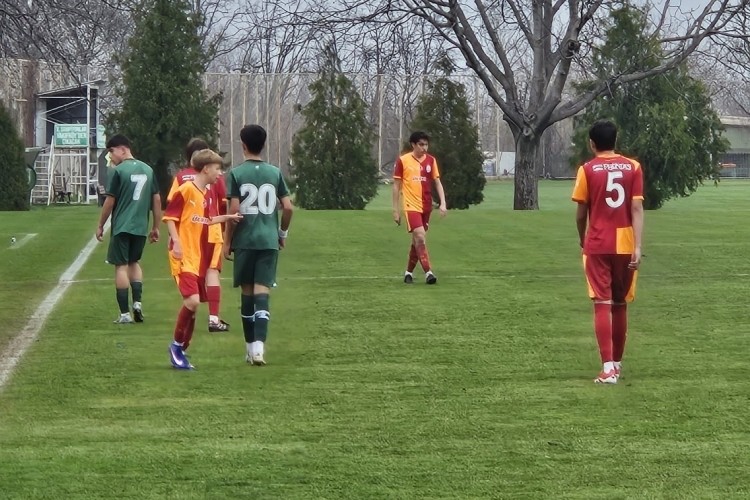 Bursaspor U14 geriden geldi! 