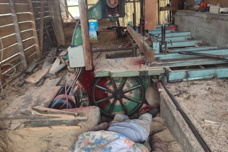 Yaşlı adamın korkunç ölümü! Eşi testereye sıkışmış halde buldu...