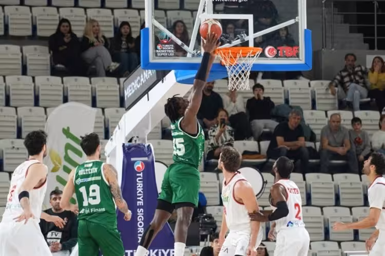 Bursaspor Basketbol, deplasmanda Manisa'ya direnemedi...