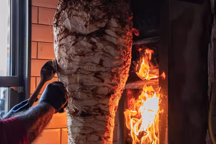 Bursa'da da şubeleri bulunan dev döner zinciri satışa çıkarıldı!
