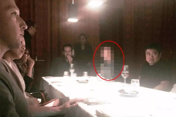 Masada ifşa olan ünlü isim gündem değiştirmek için cüzdana sarıldı