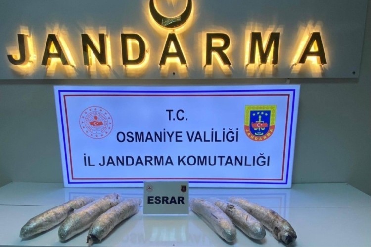 Yedek lastikten 2 kilo esrar &ccedil;ıktı!
