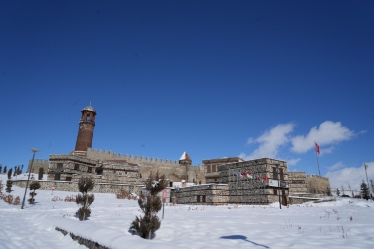Erzurum'da &ccedil;ığ, buzlanma ve don uyarısı