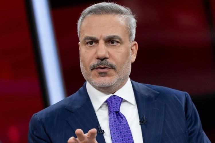 Canlı yayını sessizliğe boğan soru! Bakan Fidan duyunca sadece sustu