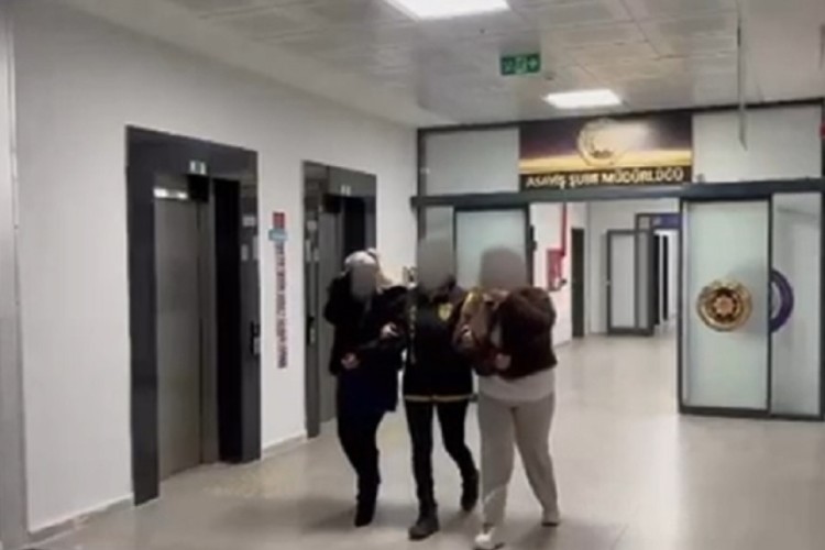Fuhuş &ccedil;etesi &ccedil;&ouml;keltildi! Şehir dışından getirilen kadınları &ccedil;alıştırmışlar...