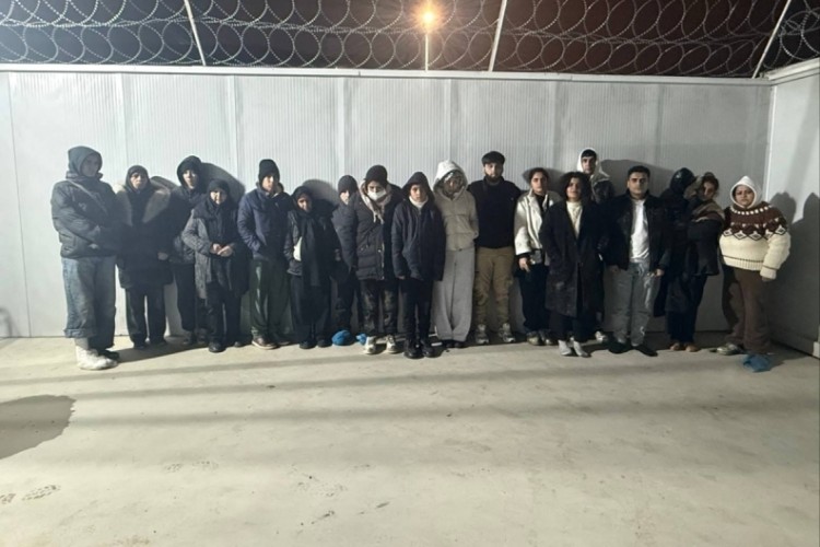 Edirne'de 18 ka&ccedil;ak g&ouml;&ccedil;men yakalandı