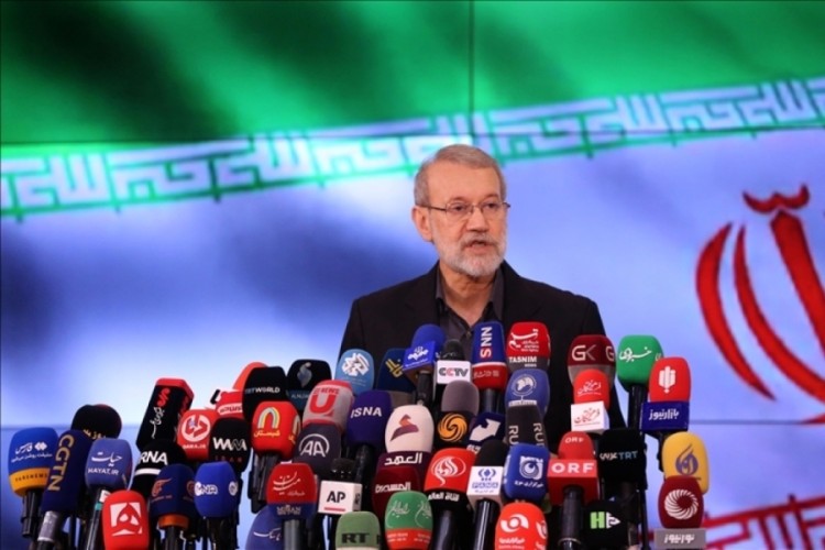Laricani: Amerikan tarafı görüşmelerin nükleer mesele etrafında yürütülmesi gerektiği sonucuna varmıştır