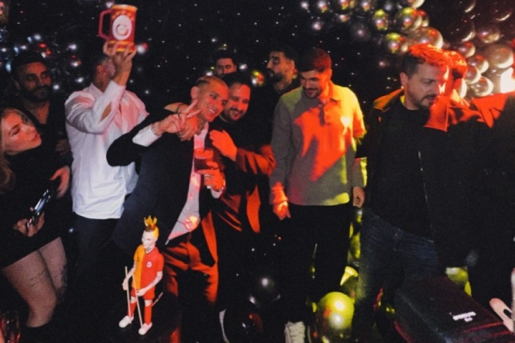 Lucas Torreira, partiyle kutladı