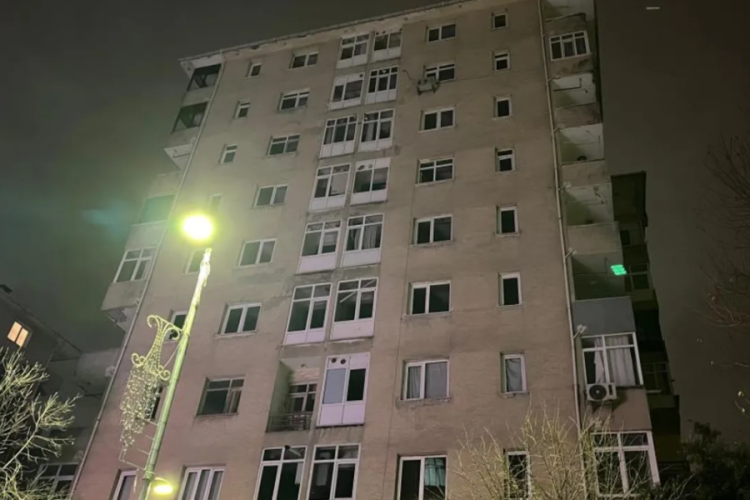 İstanbul'da sitede bulunan 10 katlı bina tahliye edildi! 