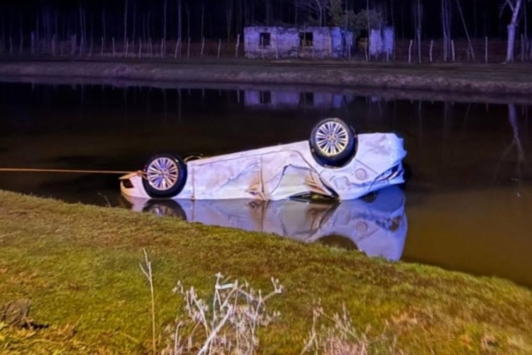 Samsun'da otomobil sulama kanalına devrildi 1 &ouml;l&uuml;, 1 yaralı