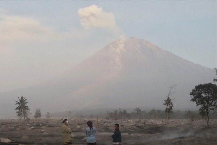 Yanardağı 5. kez patladı!
