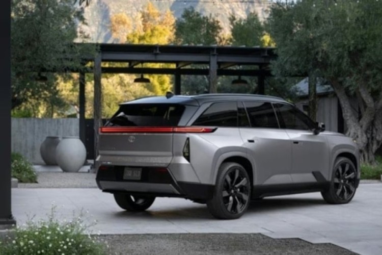 2027 Toyota Highlander tanıtıldı: Artık tamamen elektrikli