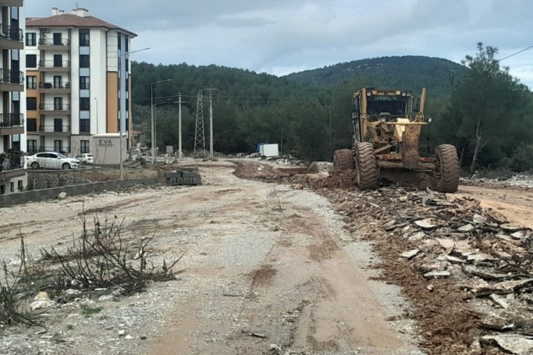 Ak&ccedil;aova TOKİ yolunda &ccedil;alışma başlatıldı