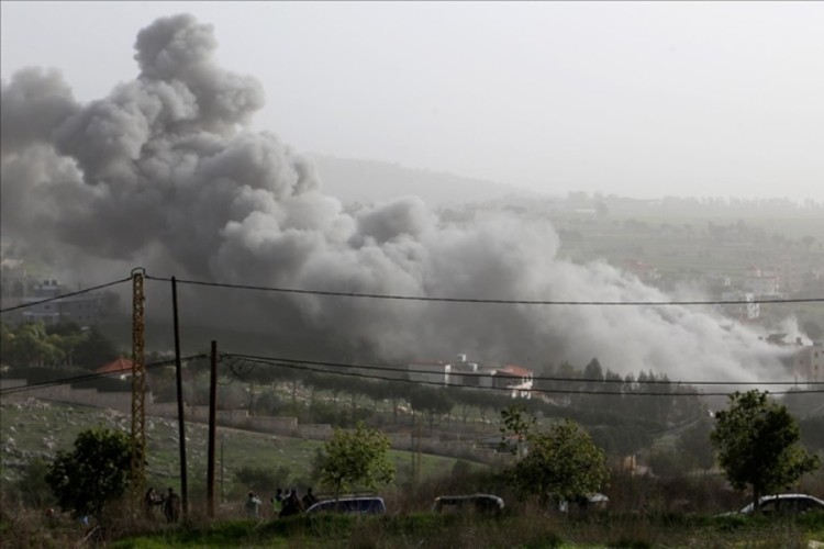 İsrail, Lübnan'ın güneyinde iki beldeyi hedef aldı