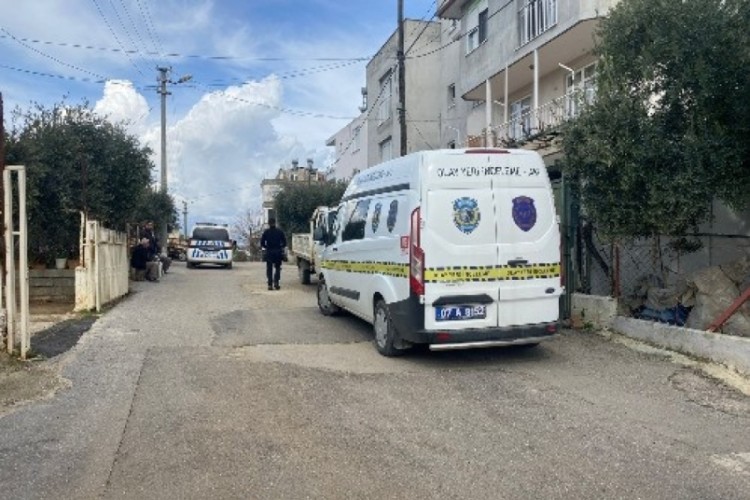 Doğal gaz kombisinden sızan karbonmonoksit gazından anne ve oğlu zehirlendi