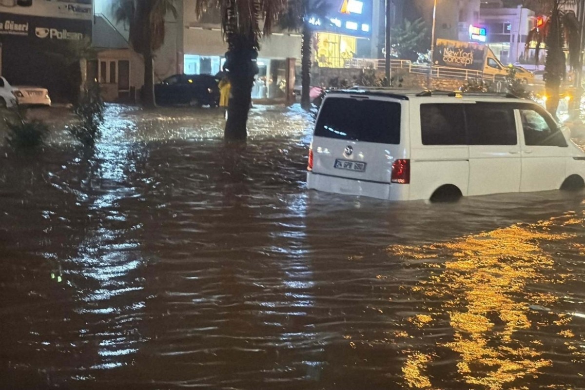 Bodrum'da yağış uyarısının ardından okullara 1 gün ara verildi
