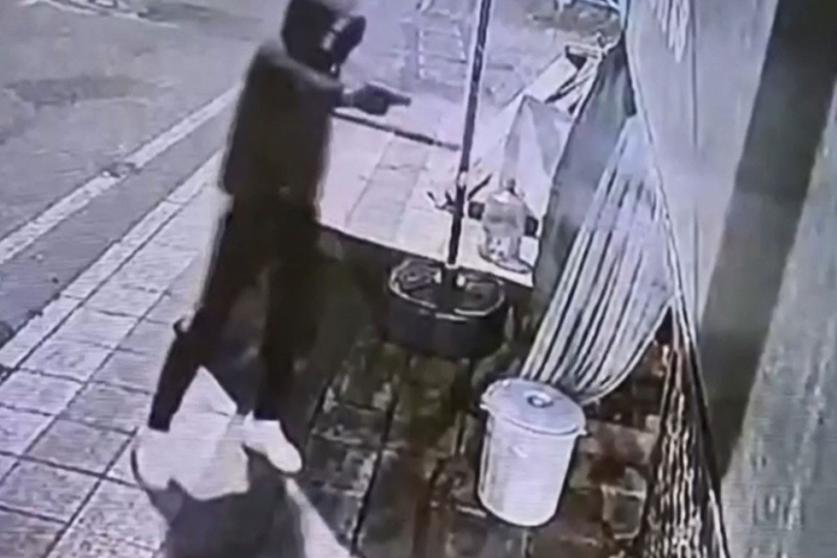 Taksiyle gidip iş yeri kurşunlayan 5 ş&uuml;pheli tutuklandı