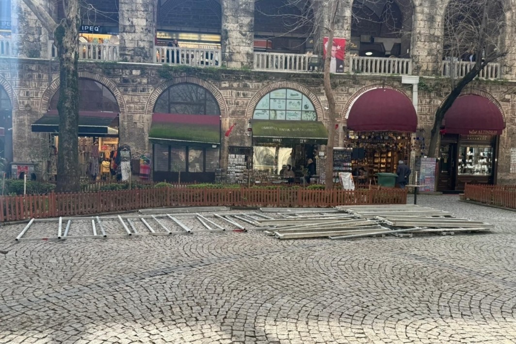 Bursa Koza Han'da şimdi de 'demir' krizi!   