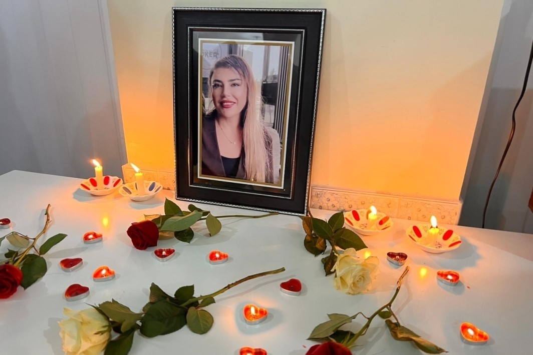 Öldürülen 2 çocuk annesi son yolculuğuna uğurlandı