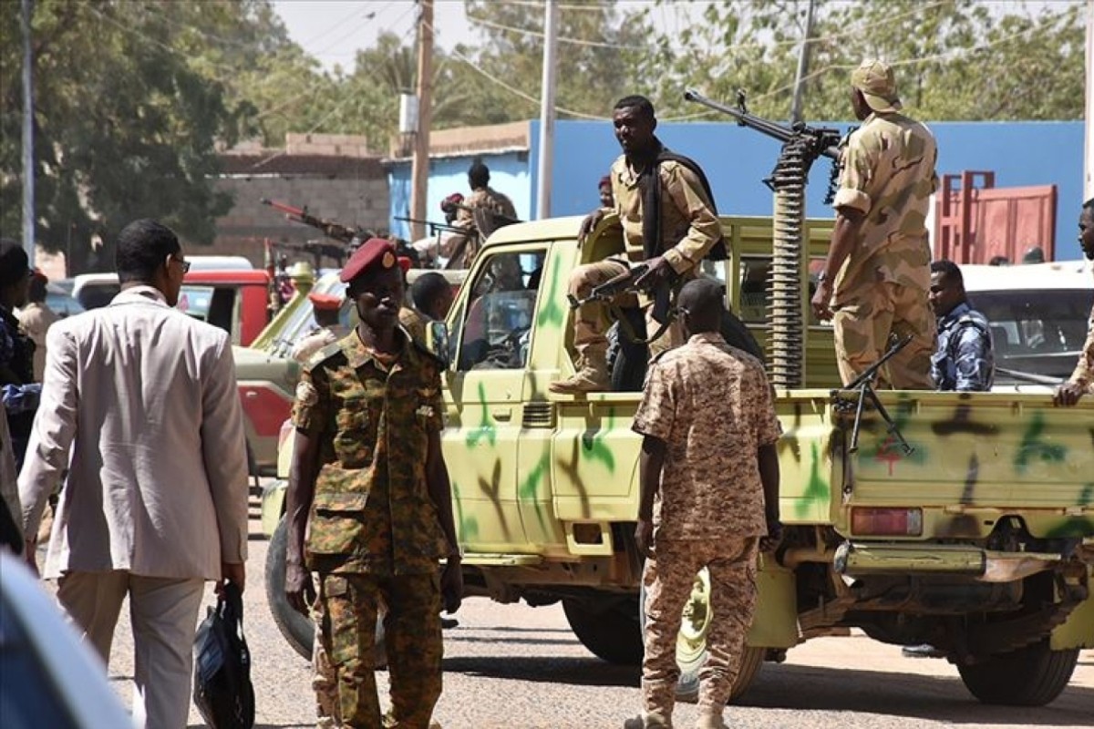 Güney Afrika ordusu, suçla mücadele için Cape Town ve Johannesburg'da sokağa iniyor
