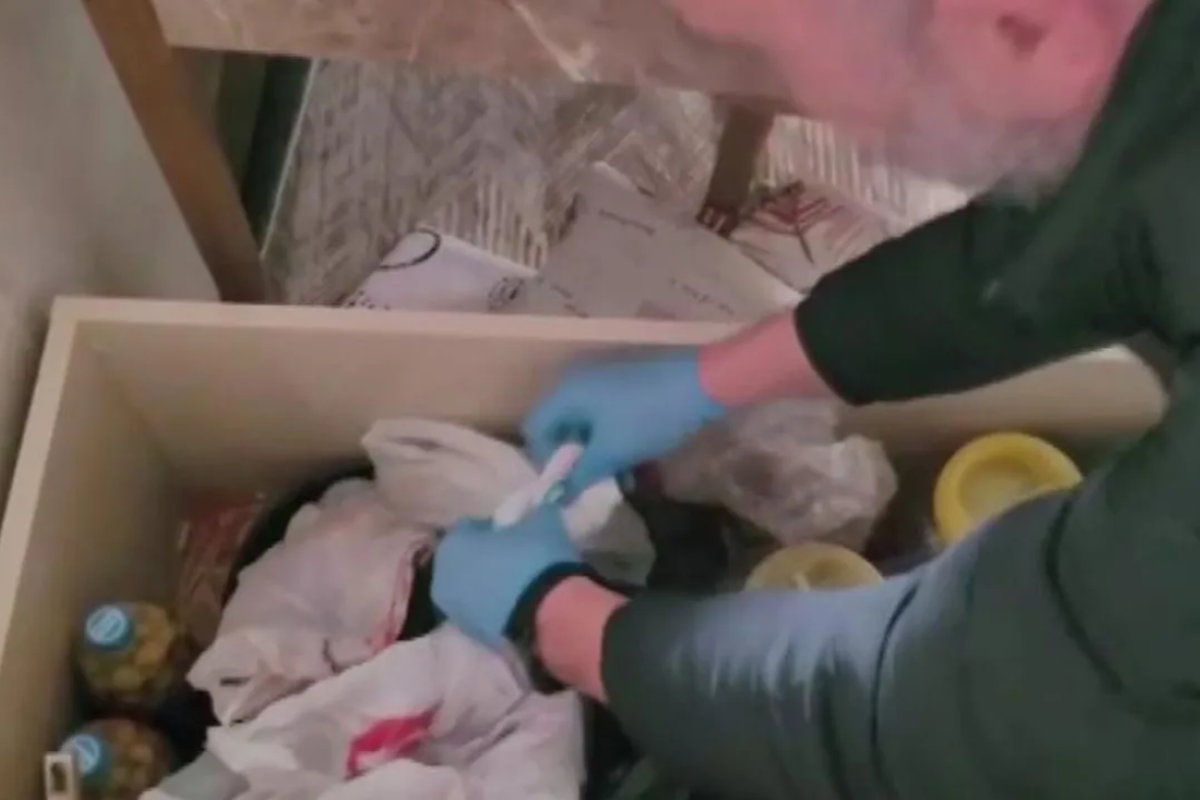 Evinden uyuşturucu dolu sandık çıktı! Savunması şaşırtmadı 