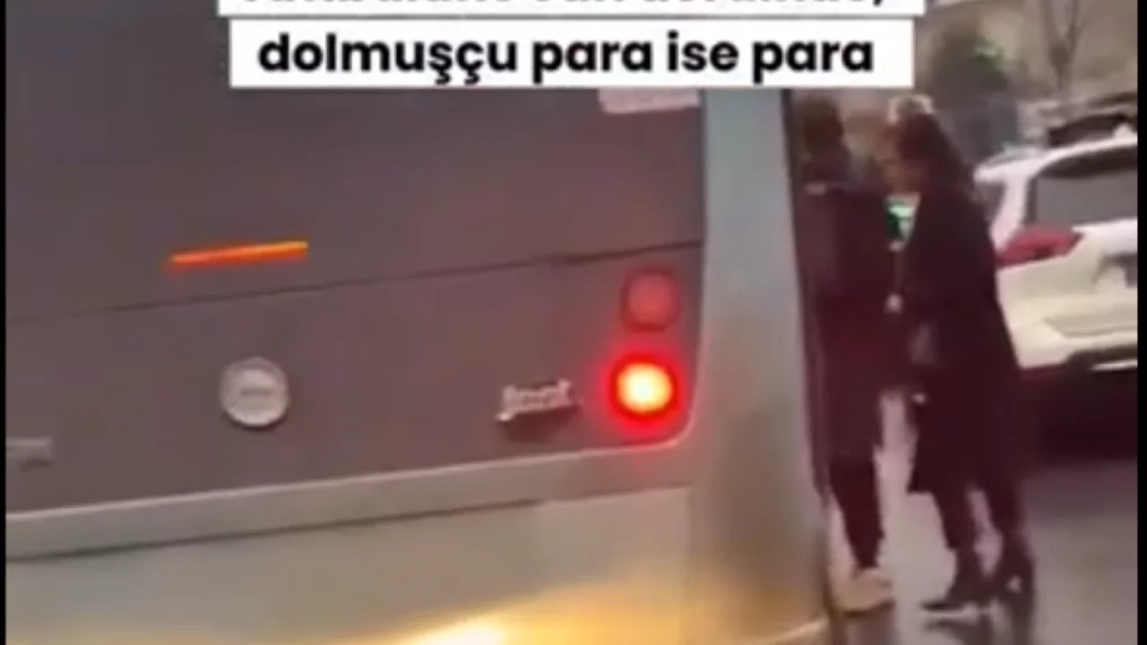 Ambulansın siren çalmasına rağmen durup yolcu aldı! Görüntüler olay oldu