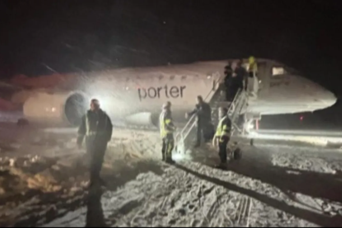 Kanada'da iniş yapan yolcu uçağı pistten çıktı! 