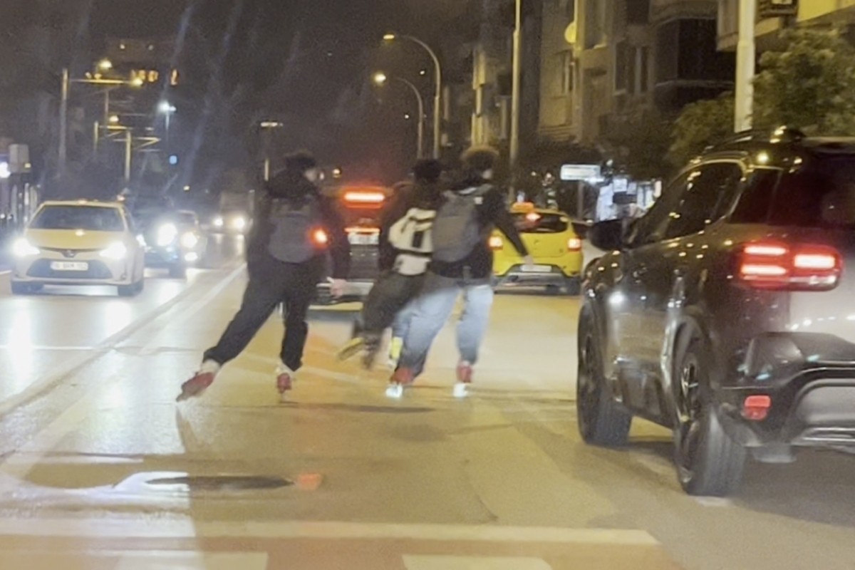 Bursa'da gençlerin eğlencesi trafikte tehlike yarattı