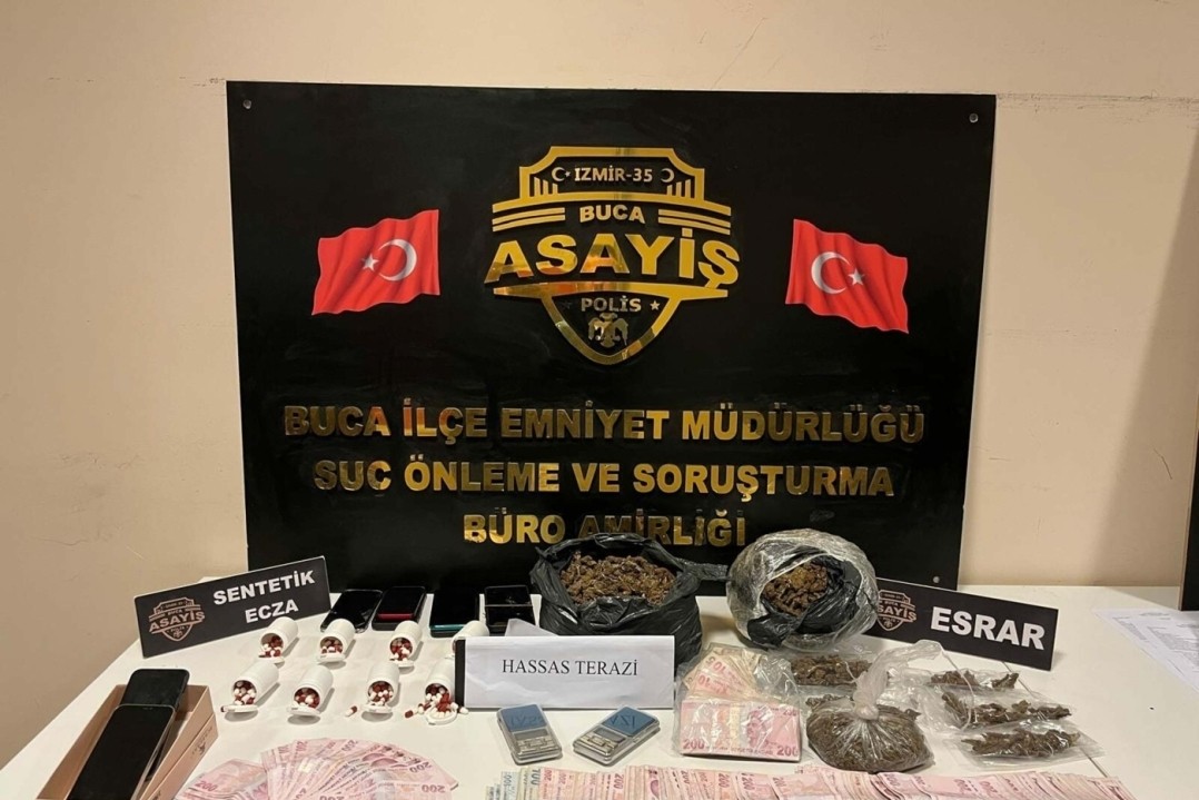 İzmir'de uyuşturucu operasyonu: 8 gözaltı
