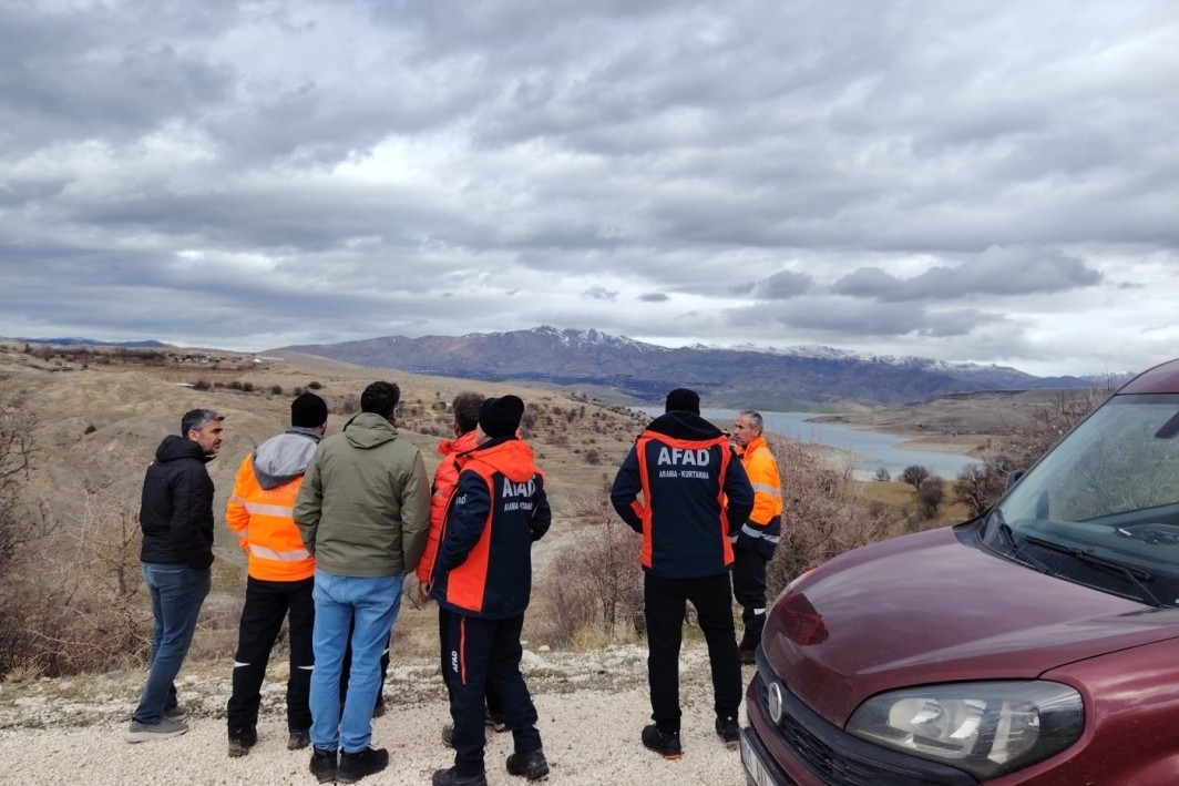 Elazığ'da kayıp kişi için 100 kilometrelik alan tarandı