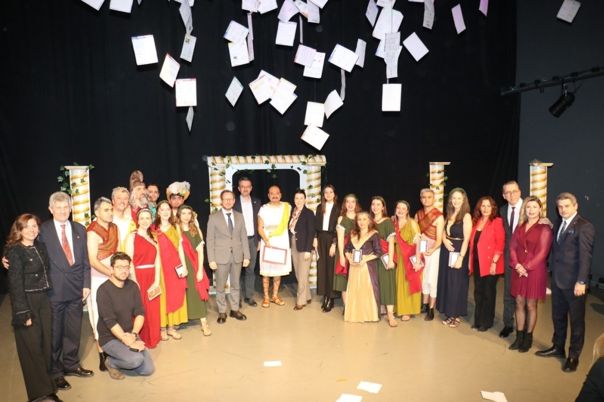   Tofaş Tiyatro Kulübü Destekleriyle ''Nerede Kalmıştık'' promiyeri gerçekleşti