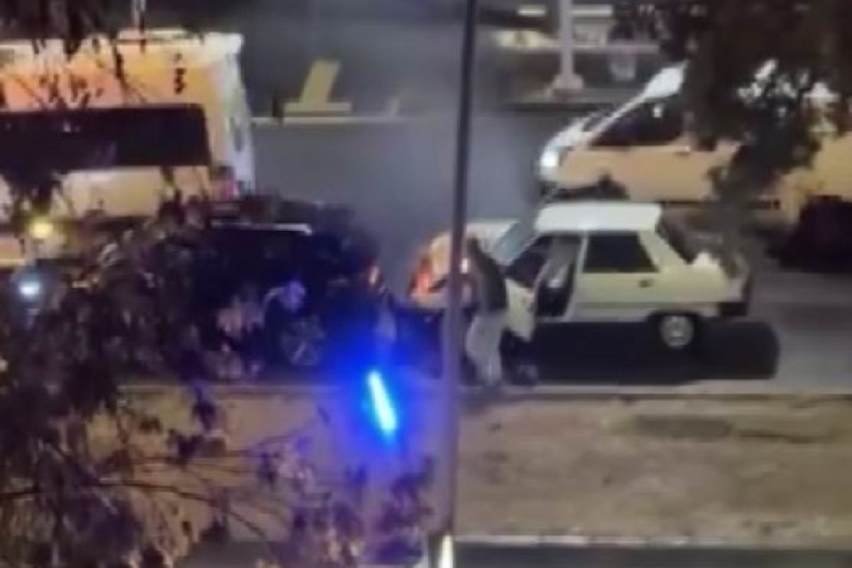 Diyarbakır'da kazaya karışan araçlardan biri alev aldı