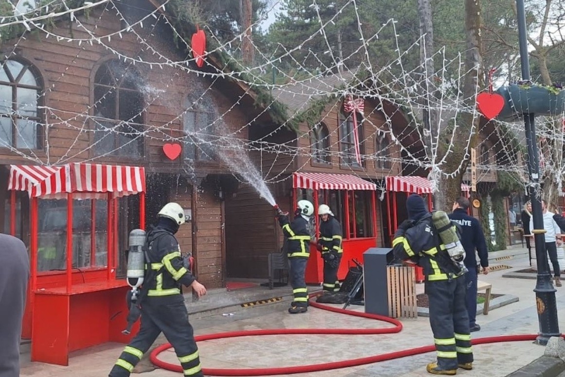 Depo olarak kullanılan kulübede yangın