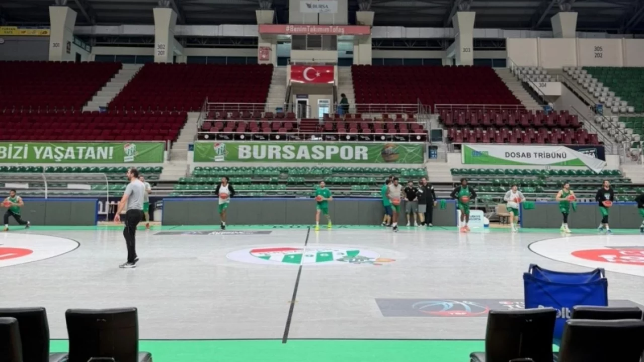 Bursaspor Basketbol'da Beşiktaş maçı öncesi Ahmet Çakı'dan taraftara destek çağrısı!&nbsp;