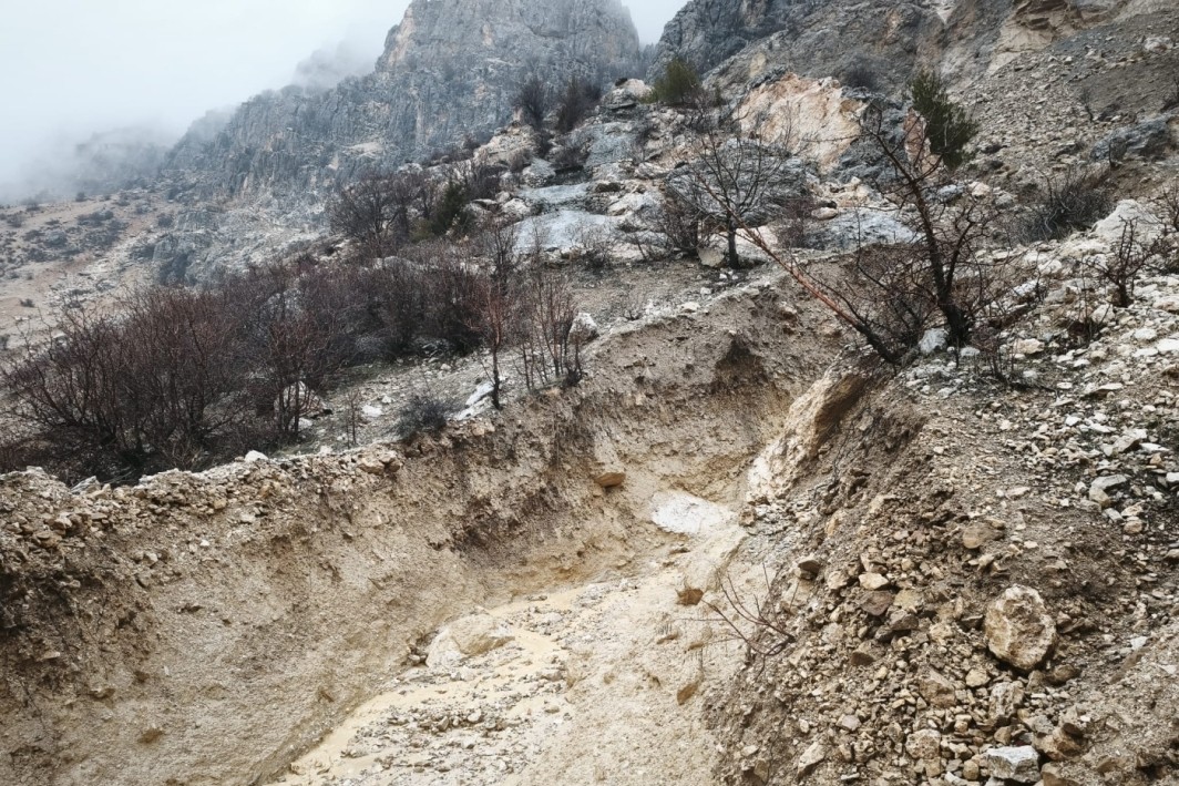 Adıyaman'da heyelan riski nedeniyle 2 ev tahliye edildi
