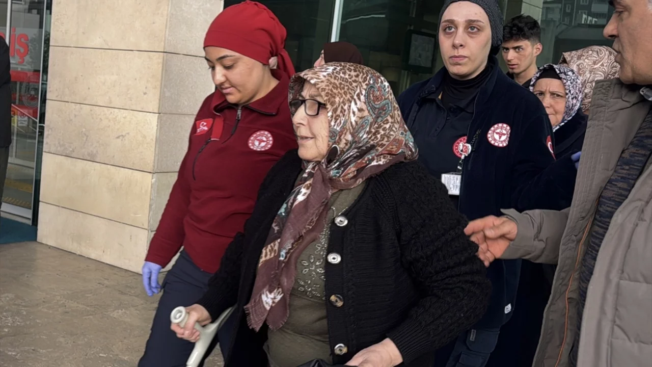 Trabzon'da eşini silahla öldürüp bekçiyi yaralayan sanığın yargılanmasına başlandı
