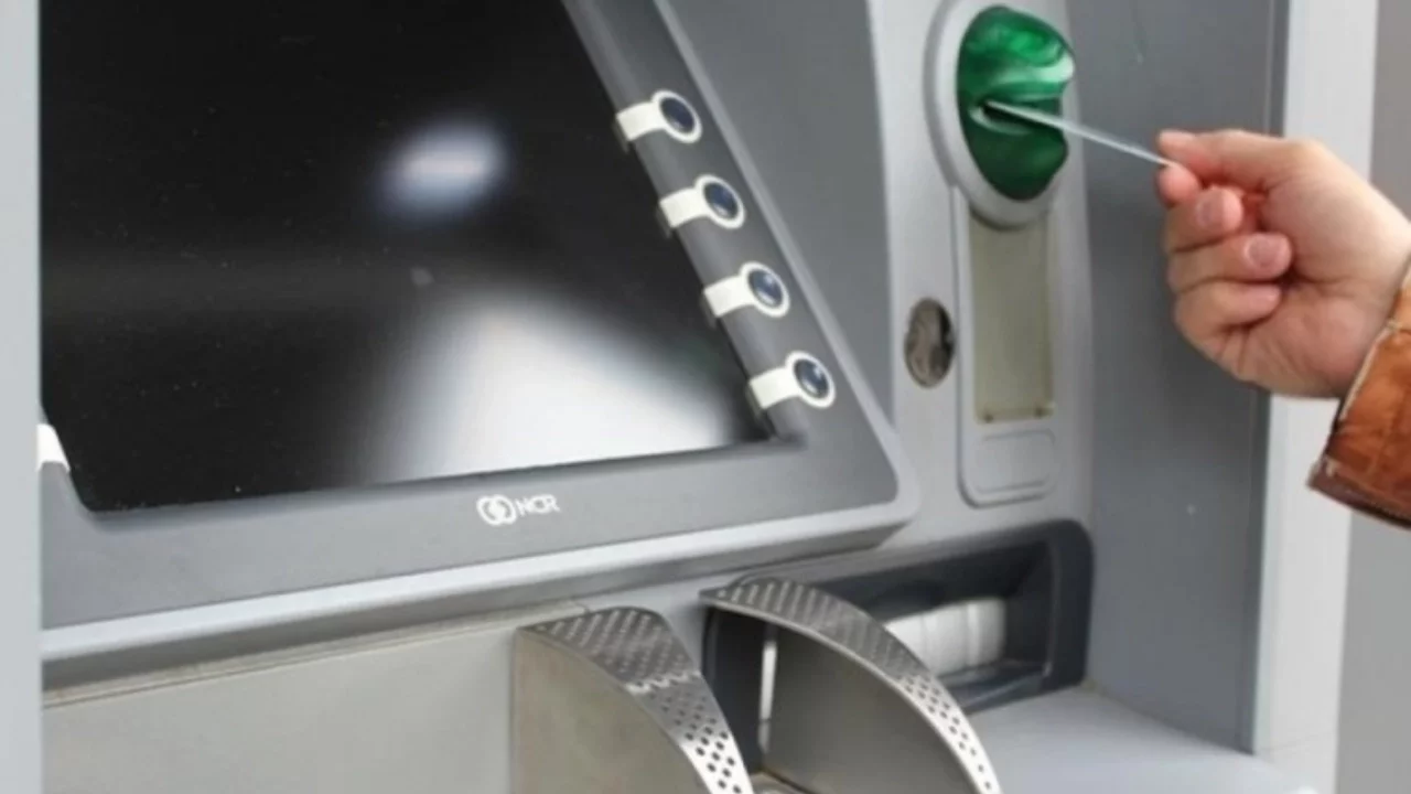 İflasların ardı arkası kesilmiyor! 3 banka şubelerini kapatıyor...