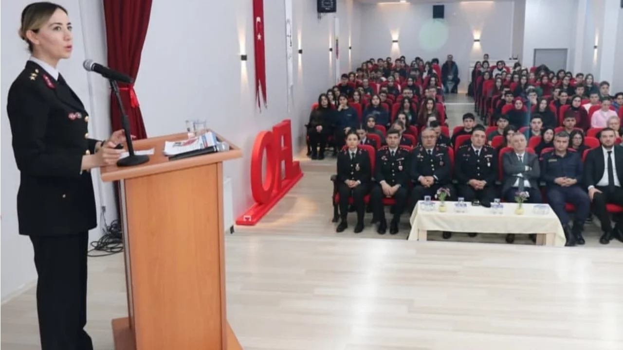 Geleceğin kahramanları için JSGA sahada! Gemlik ve Orhangazi'de tanıtım çıkarması..