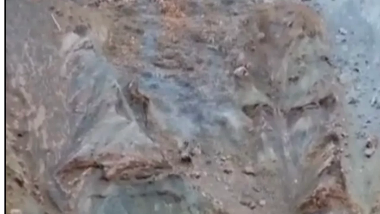 Elazığ'da heyelan anı kamerada