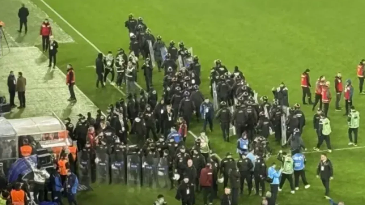 Trabzonspor taraftarı maç biter bitmez çılgına döndü