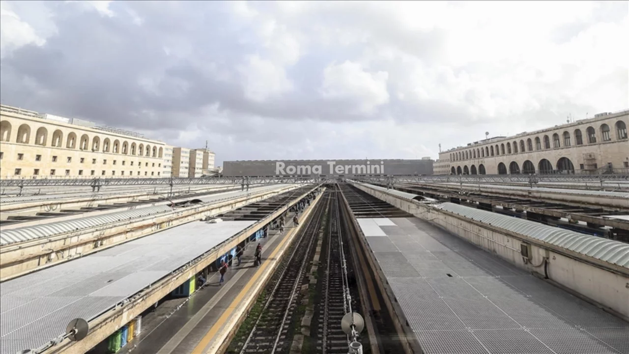 İtalya'da demir yollarına bir sabotaj girişiminde daha bulunuldu