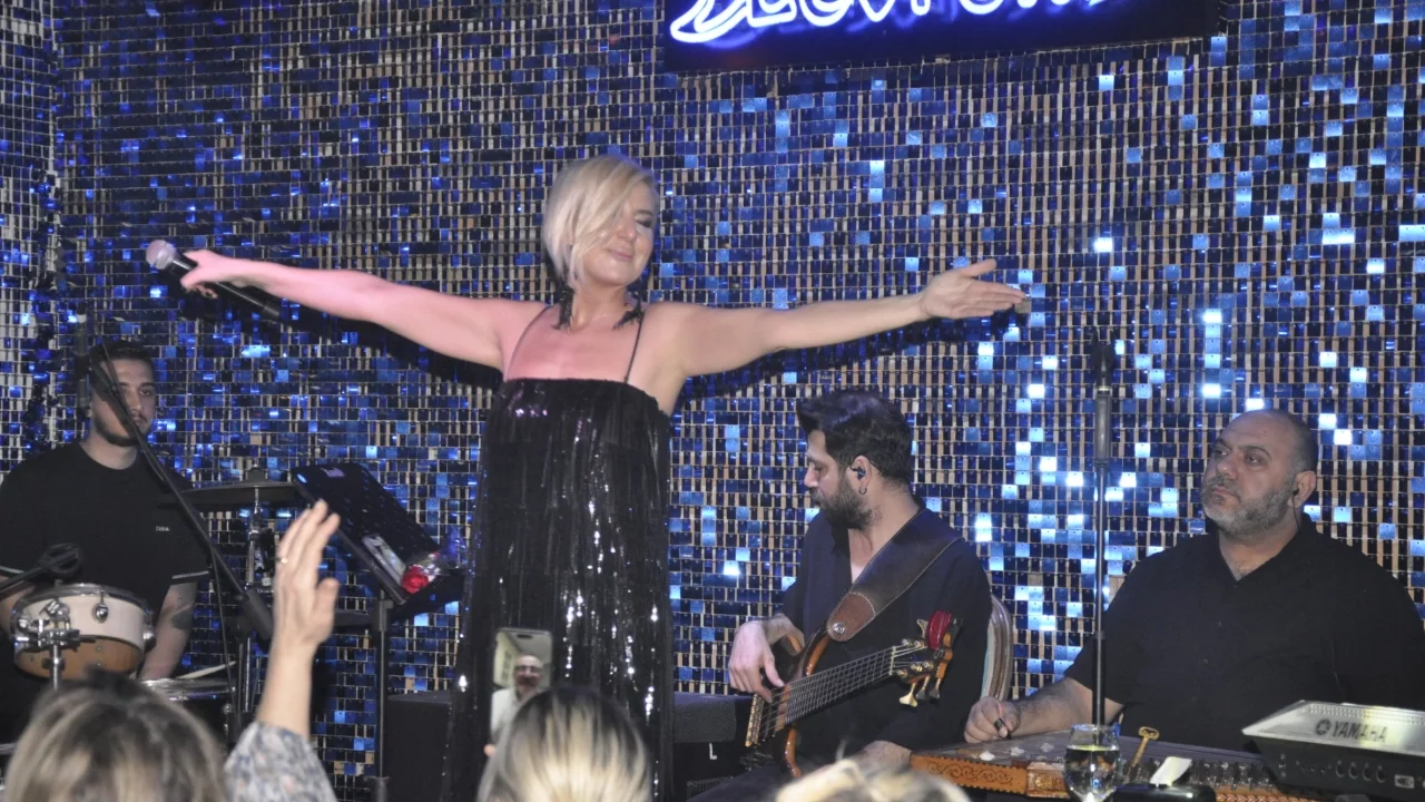 Bursa'da Ayşe Ekiz sevgililere hitap etti