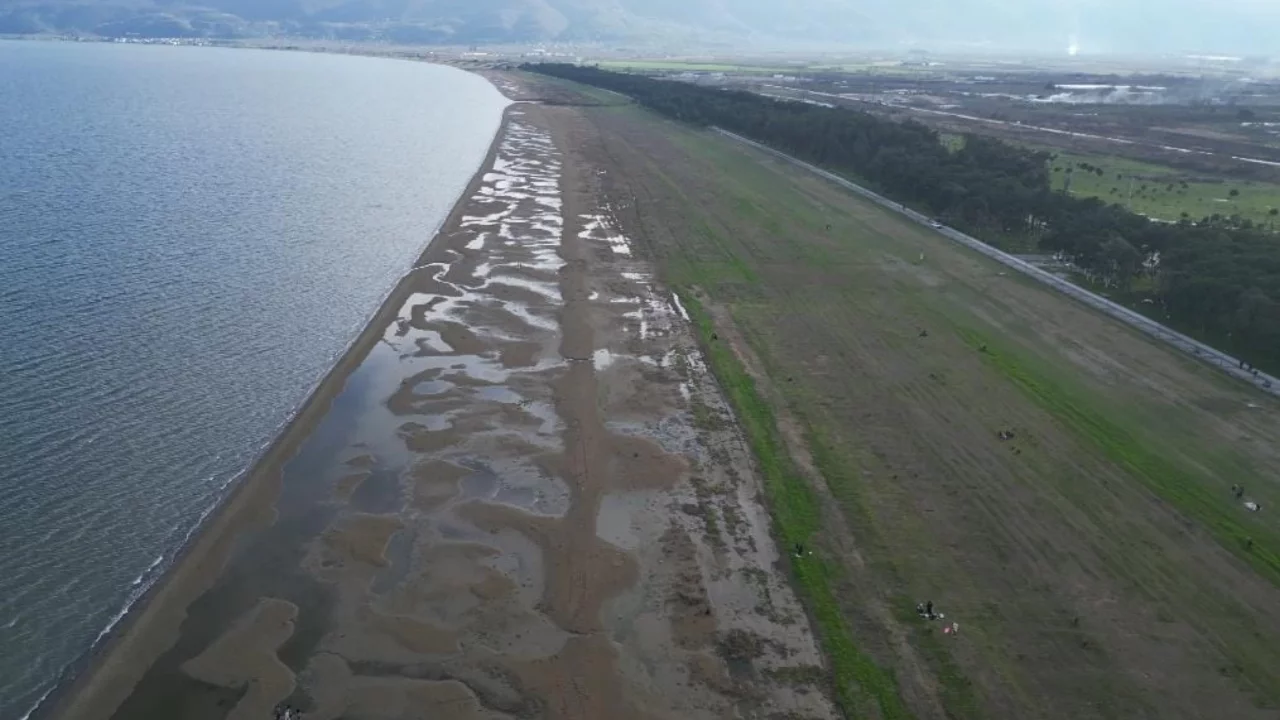Bursa'nın incisi kuruyor: İznik Gölü yağışları "yok saydı"