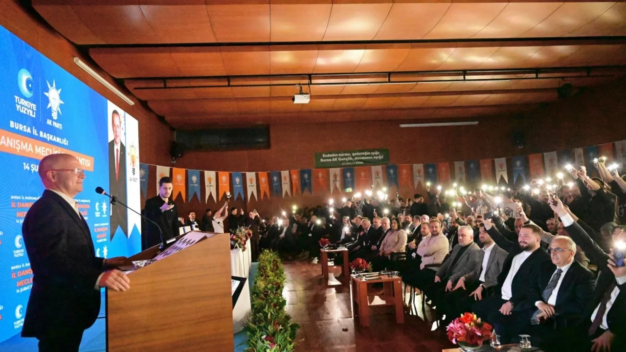 &nbsp;AK Parti Bursa İl Başkanı Davut Gürkan; "Gençlik, Türkiye Yüzyılı'nın bugünkü öznesidir"