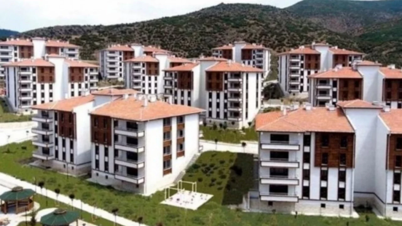 Bursalıların beklediği haberi Bakan Kurum açıkladı! TOKİ Kura çekim tarihi  belli oldu! 