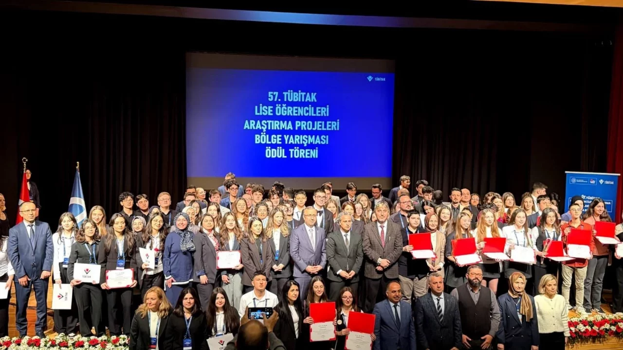 Orhangazi Fen Lisesi TÜBİTAK yarışmasında bölge ikincisi oldu!