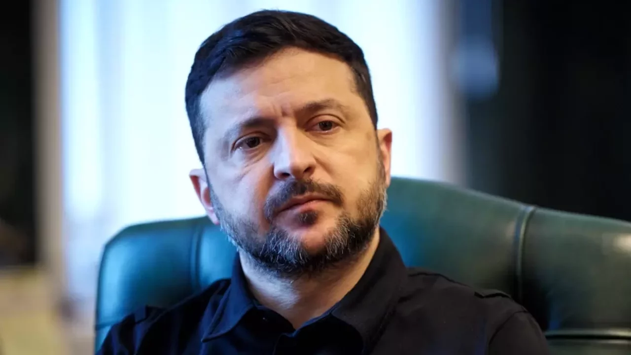 Ukrayna Devlet Başkanı Zelenskiy: "Rusya, son bir haftada Ukrayna'ya 1300 İHA ve 1200 güdümlü bomba ile saldırdı!"