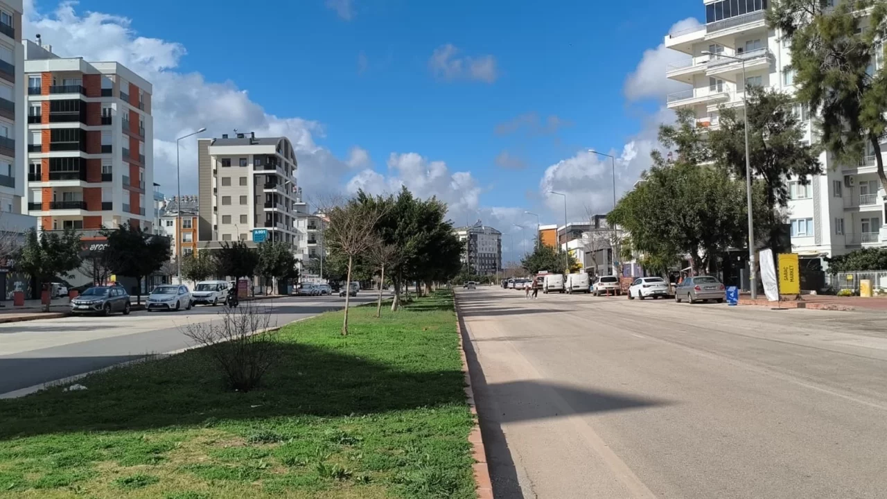 Antalya'da korkunç olay! Öğretmenin üzerinden aracıyla geçti!